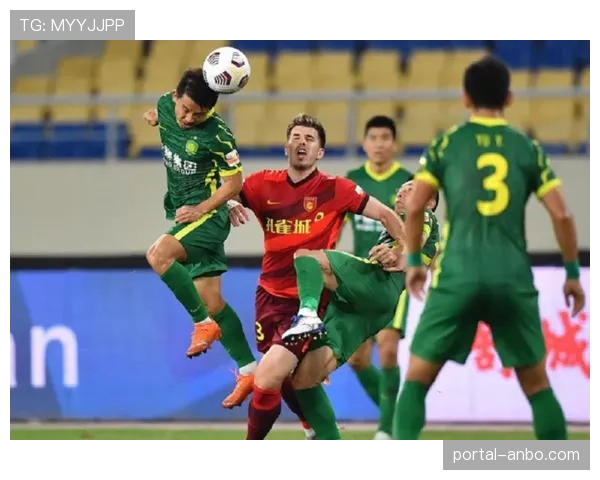 埃尔莫索头球攻门击中横梁，罗马错失反超良机